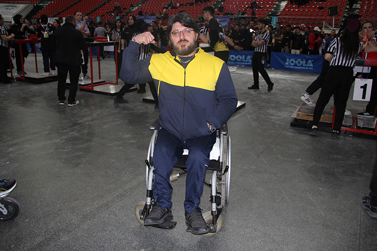 bedensel-engelli-milli-sporcu-41-kez-sampiyon-oldu-001.jpg
