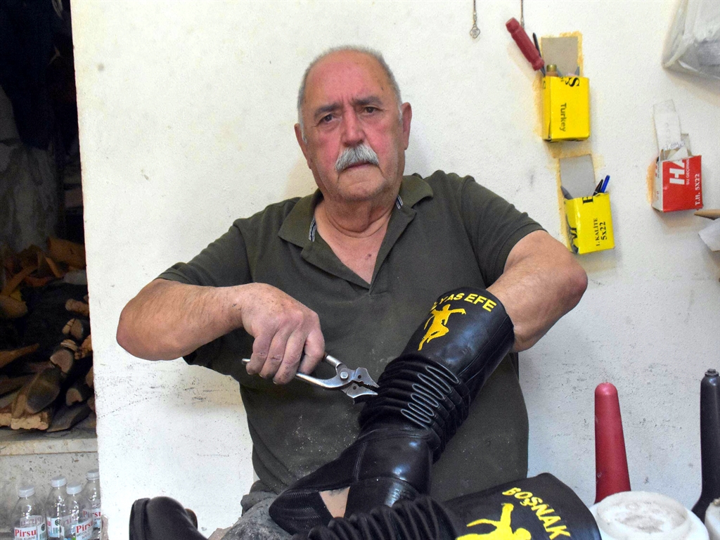 eliyle-koruk-yapan-son-usta-64-yildir-cizme-uretiyor.jpeg