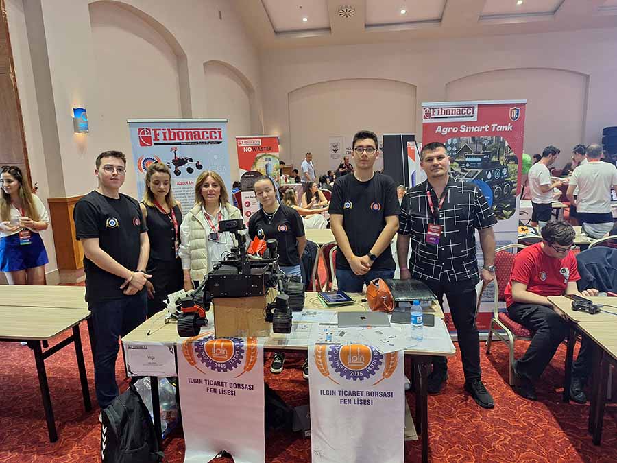 konyali-ogrenciler-dunya-robot-sampiyonasina-katilacak.jpg