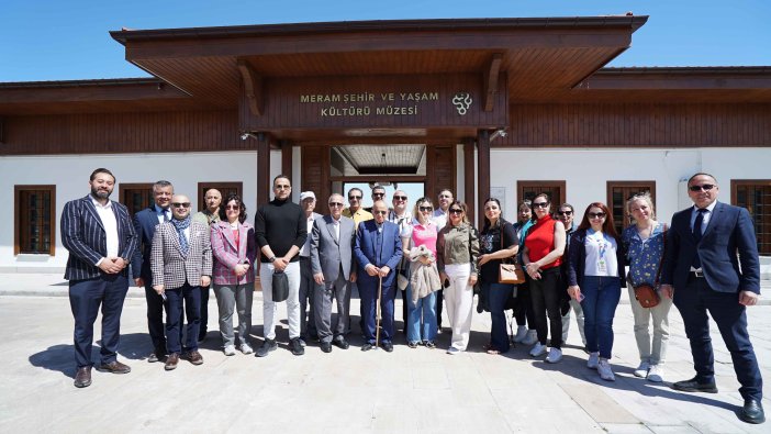 besikten-mezara-konyanin-tum-kulturu-muze-meramda.jpg