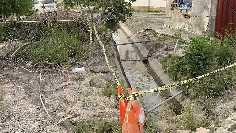 anne-ve-kucuk-kiz-sulama-kanalinda-elektrik-akimina-kapilip-oldu.webp