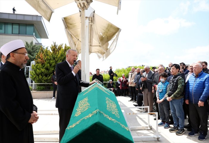 cumhurbaskani-erdogan-vefat-eden-arapca-ogretmeninin-cenazesine-katildi-001.jpg