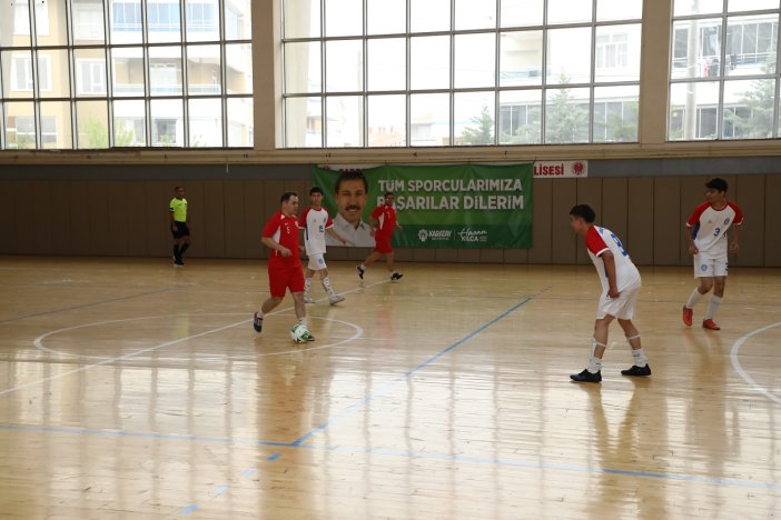 milli-takim-ve-karatay-belediyespor-dostluk-macinda-ter-doktu-001.jpg
