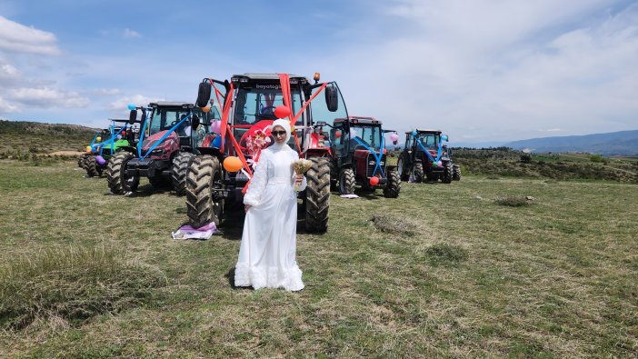 gelinligini-giydi-traktorun-direksiyonuna-gecti-003.jpg