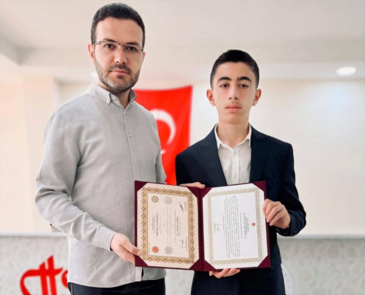konyada-8-hafiz-belgelerini-torenle-aldi.jpg