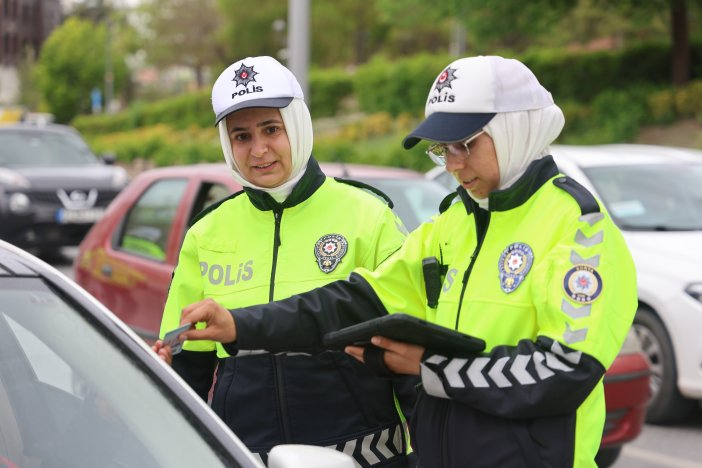 konyada-polis-anneler-anneler-gununde-de-vatan-gorevinde-001.jpg