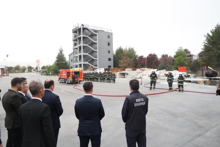 gencler-konyada-gonullu-itfaiyecilik-egitimi-aliyor-001.jpg