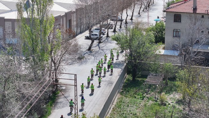 bisiklet-sehri-konyada-cocuklar-okula-guvenle-pedal-ceviriyor-001.jpg