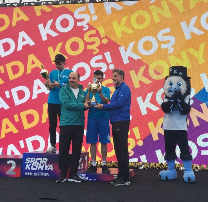 konya-yari-maratonunda-binlerce-gonullu-iyilik-icin-kostu-002.jpeg