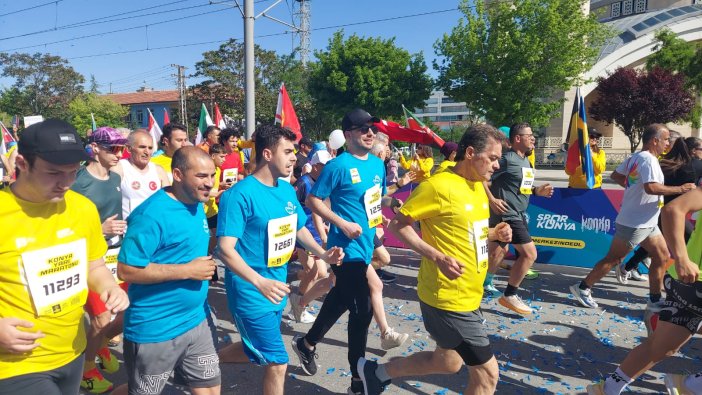 konya-yari-maratonunda-binlerce-gonullu-iyilik-icin-kostu.jpeg