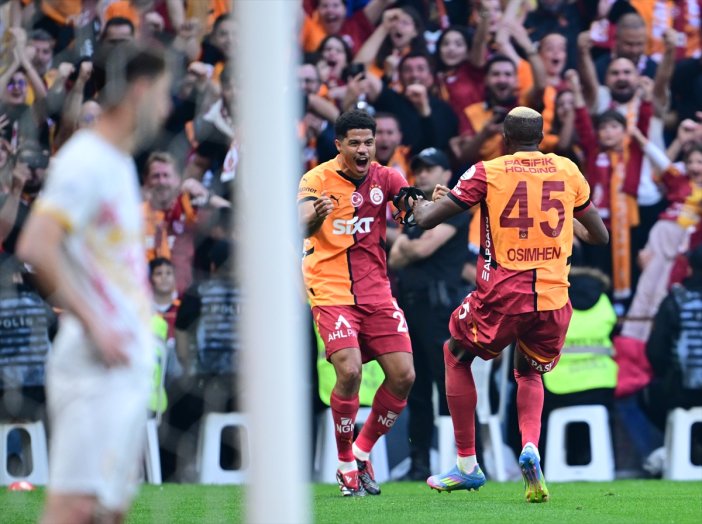super-ligde-sampiyon-galatasaray-002.jpg