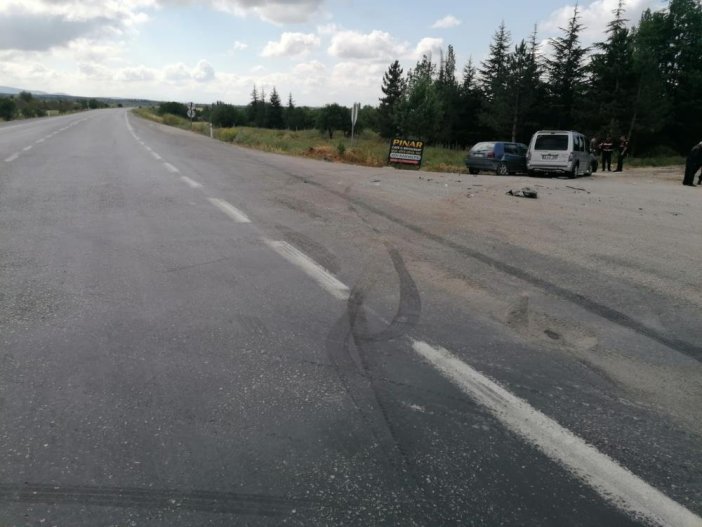 konyada-ana-yola-cikan-otomobil-kazaya-neden-oldu.jpg