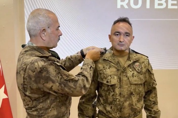 konyada-polis-mudurleri-yeni-rutbelerini-takti-001.png