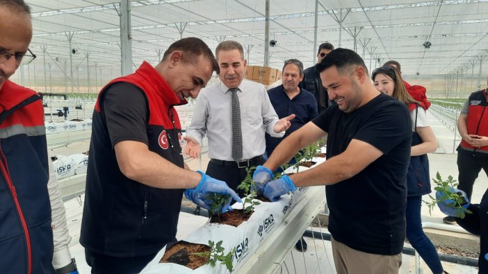 konyada-topraksiz-tarim-40-kisiye-istihdam-saglayacak-001.jpg