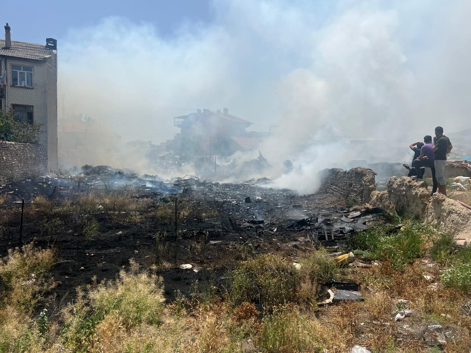 konyada-yangin-ekipler-seferber-oldu-001.jpeg