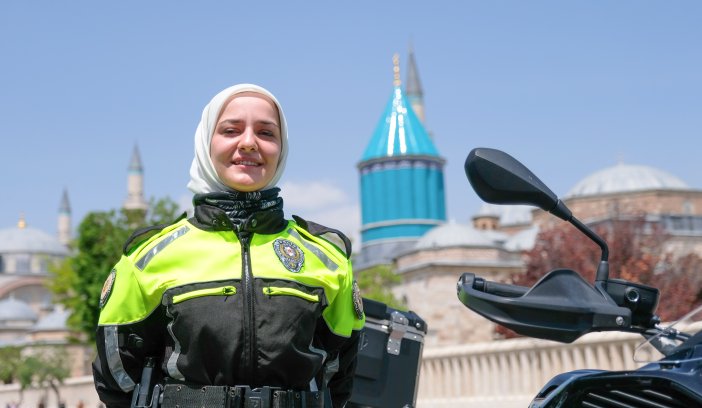 sahin-timinin-ilk-kadin-polisleri-konyada-bayram-gunu-gorev-basinda-003.jpg