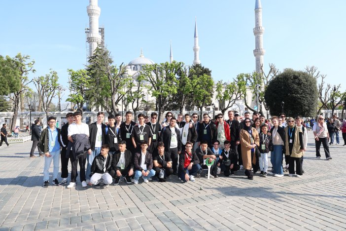 bu-yil-26-bin-ogrenci-konyadan-istanbula-tarih-yolculugu-yapti-001.jpg