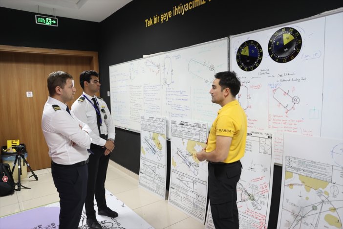 konyada-pilot-adaylari-gercek-zamanli-ucus-deneyimi-yasiyor.jpg