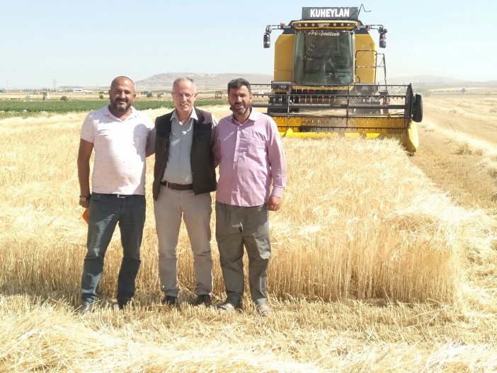 konyada-bereketli-hasat-icin-bir-adim-da-meramdan-geldi.jpg