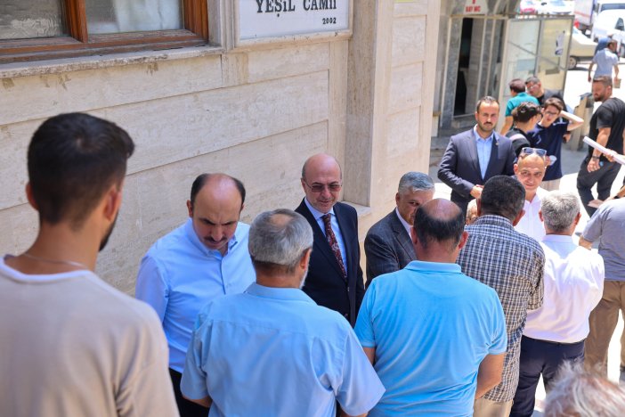 konyada-iki-baskan-cuma-namazi-sonrasi-vatandaslarla-bulustu-002.jpg