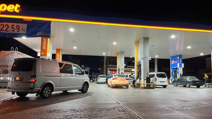 2025/06/21/konyada-akaryakit-istasyonlarinda-zam-yogunlugu-002.jpeg