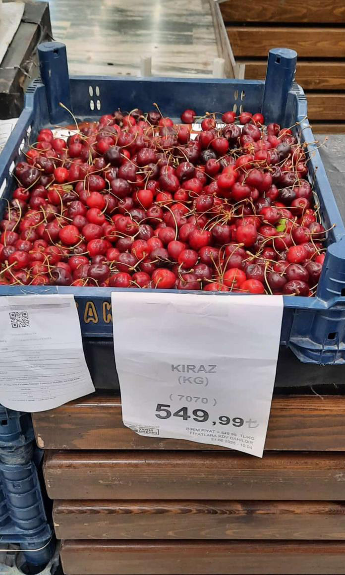 konyadaki-markette-kirazin-kilo-fiyatini-goren-gozlerine-inanamadi.jpeg