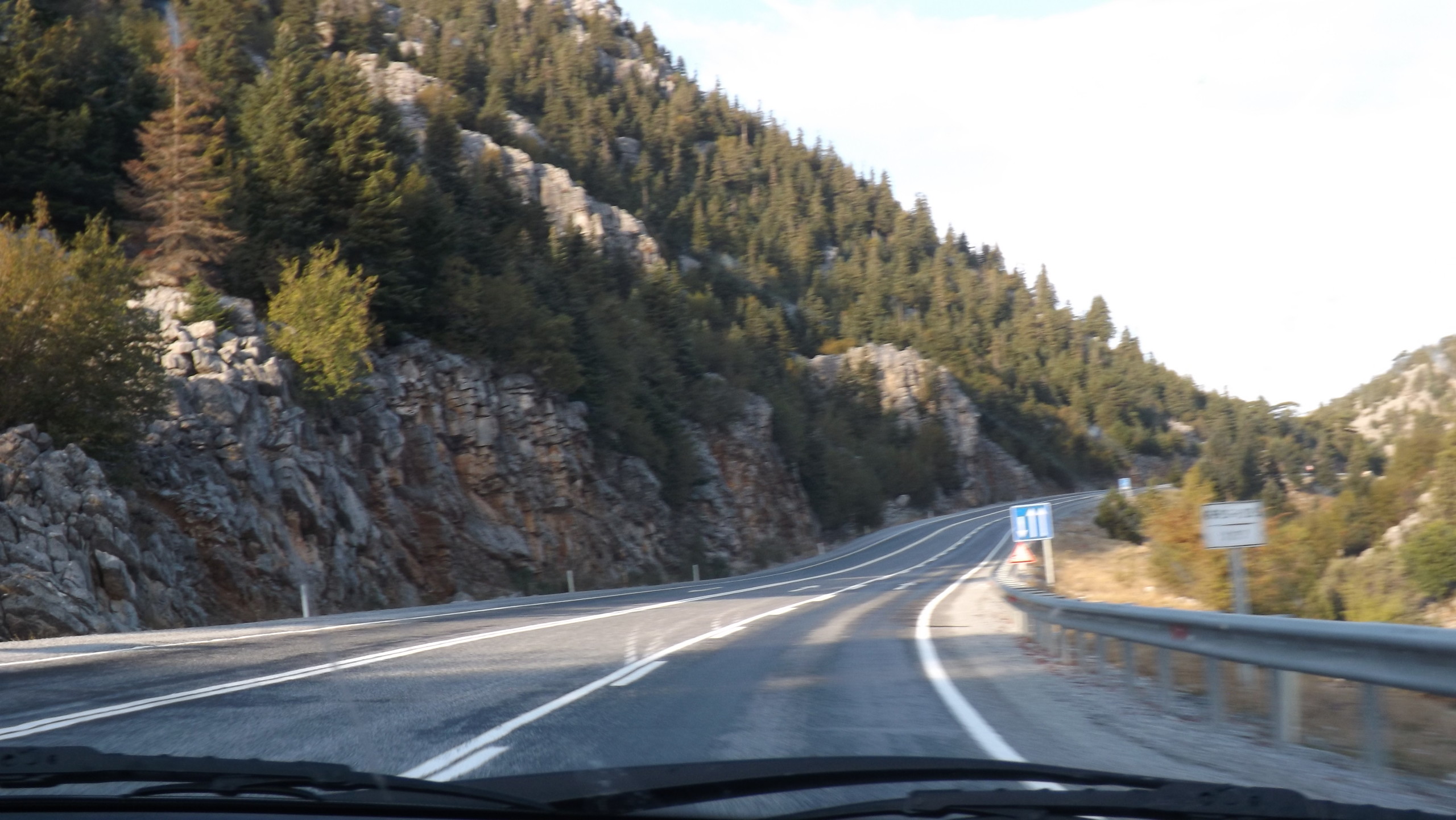 suruculer-dikkat-konya-antalya-yolu-kapatildi.jpg