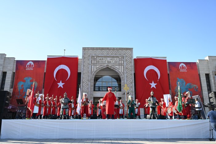 konya-darulmulk-olusunu-unlu-isim-ile-kutladi-002.jpg