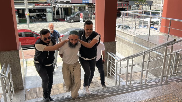 kilicla-cocuklarin-topunu-kesip-ataturke-hakaret-eden-supheli-tutuklandi.jpg