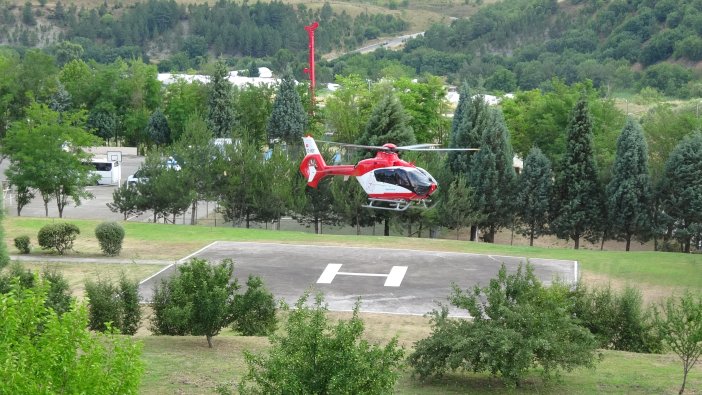 fabrikada-oksijen-tanki-patladi-ambulans-helikopter-agir-yaralanan-isci-icin-havalandi-002.jpg