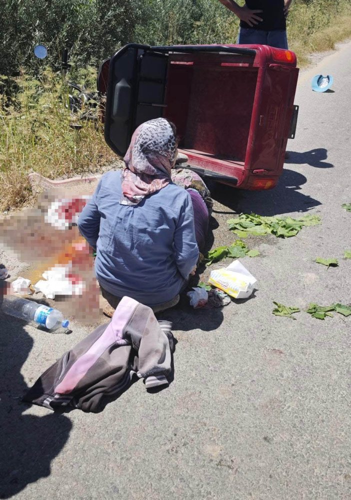 uzum-bagindan-donen-kadinlar-kaza-yapti-1olu-1-yarali.jpg