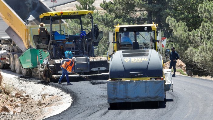 11-bin-500-metrelik-yol-sicak-asfalta-kavusuyor-selcukluda-konfor-zirveye-cikiyor.jpg