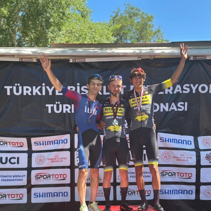 konyanin-pedallari-rakip-tanimadi-sari-siyahli-takim-10-madalya-ile-dondu-001.jpg