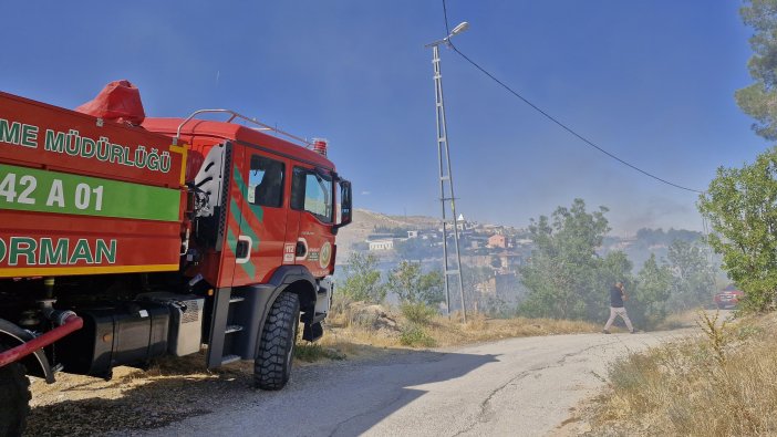konya-meramda-agaclik-alanda-yangin-panigi-004.jpg