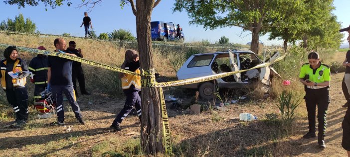 konyada-feci-kaza-ercan-oncel-hayatini-kaybetti-2-yarali-var-001.jpg