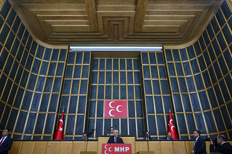bahceliden-net-mesaj-terorsuz-turkiye-icin-cumhurbaskanimizin-yanindayiz-001.jpg
