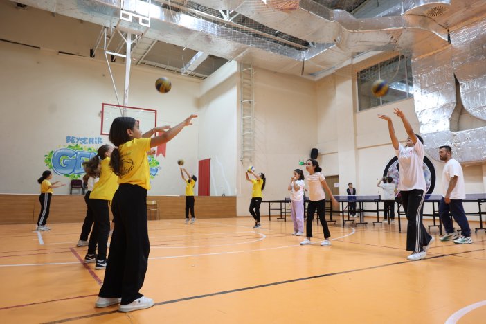 konyada-gencler-yazi-sporla-dolduruyor.jpg