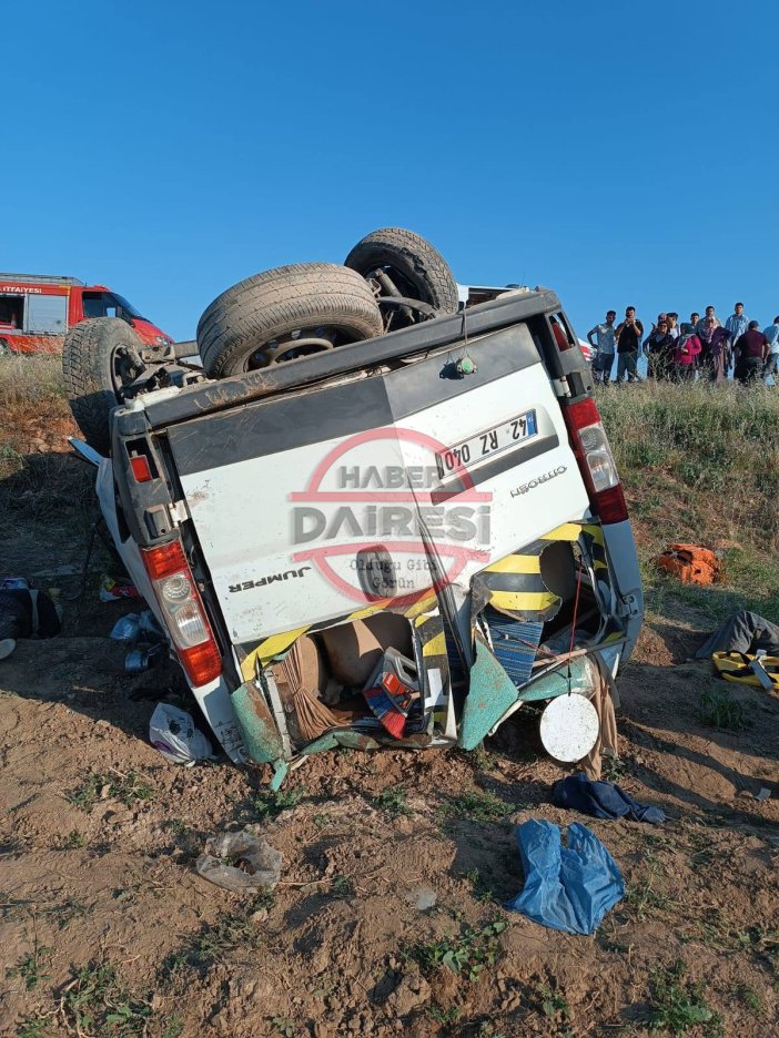 konyada-tarim-iscilerini-tasiyan-minibus-devrildi-cok-sayida-yarali-var-003.jpg