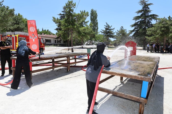 konyadaki-gonullu-itfaiyeciler-kampla-guclendi.jpg