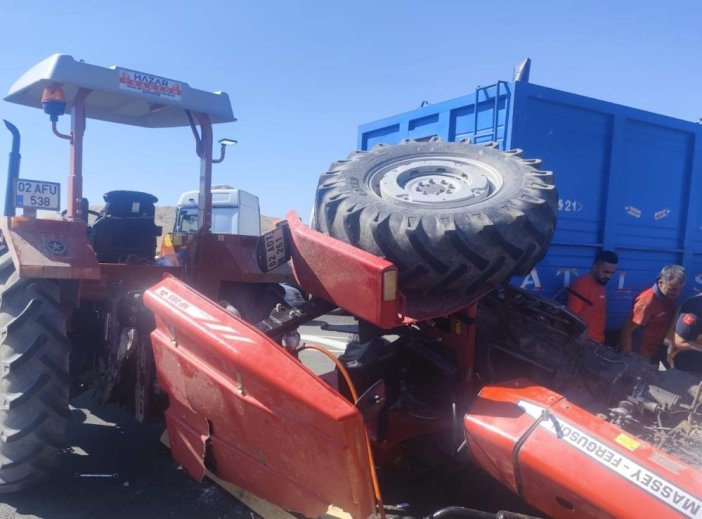 tir-traktor-ile-carpisti-1-olu-httpshaberdairesi-comturkiyetir-traktor-ile-carpisti-1-olu-163189h-001.jpg