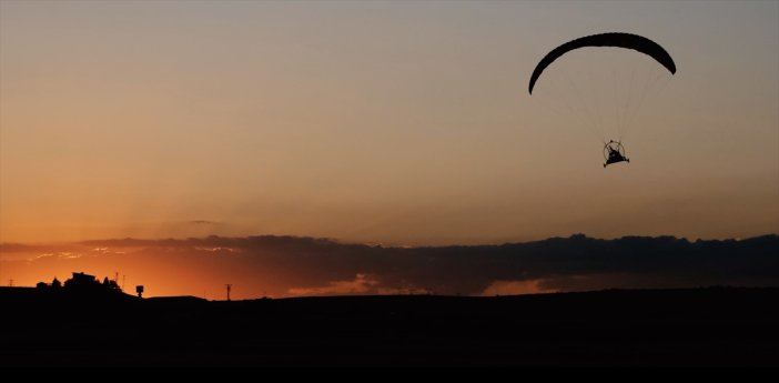 dunyanin-ilk-insansiz-paramotoru-002.jpg
