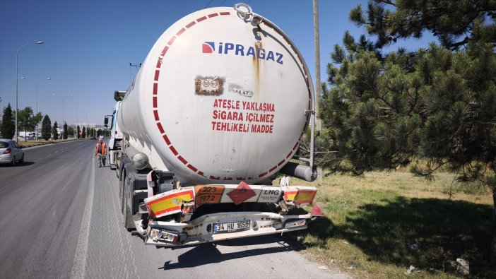 iscileri-tasiyan-otobus-lpg-yuklu-tankere-carpti-35-yarali.jpg