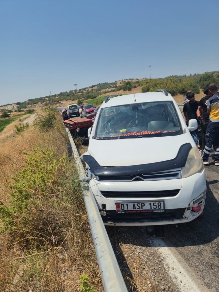 traktorle-otomobil-kaza-yapti-5-yarali.jpg