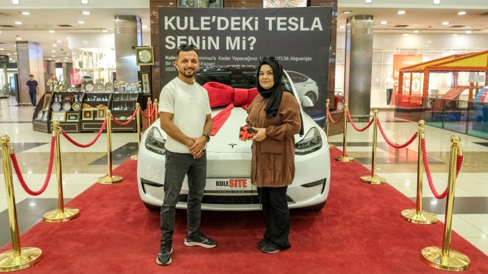 konyada-bebek-alisverisi-tesla-kazandirdi-anahtar-yeni-anneye-verildi-001.jpeg