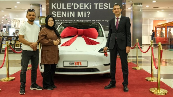 konyada-bebek-alisverisi-tesla-kazandirdi-anahtar-yeni-anneye-verildi.jpeg