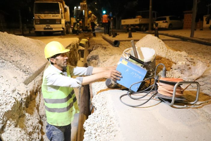 konyada-altyapiya-gece-mesaisi-bin-678-metrelik-hat-degisiyor-002.jpeg
