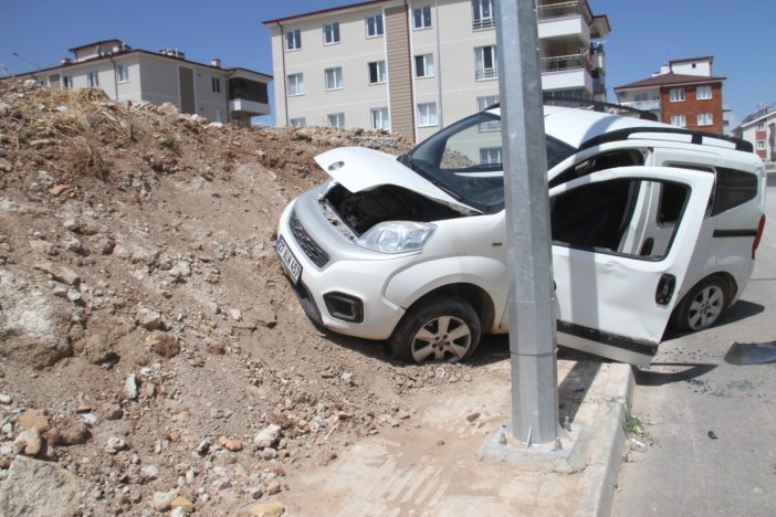 konya-toki-konutlari-bolgesinde-kaza-2-yarali.jpeg