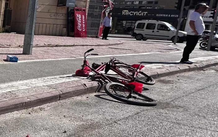 konyada-motosiklet-ile-bisiklet-carpisti-2-kisi-yaralandi.jpeg
