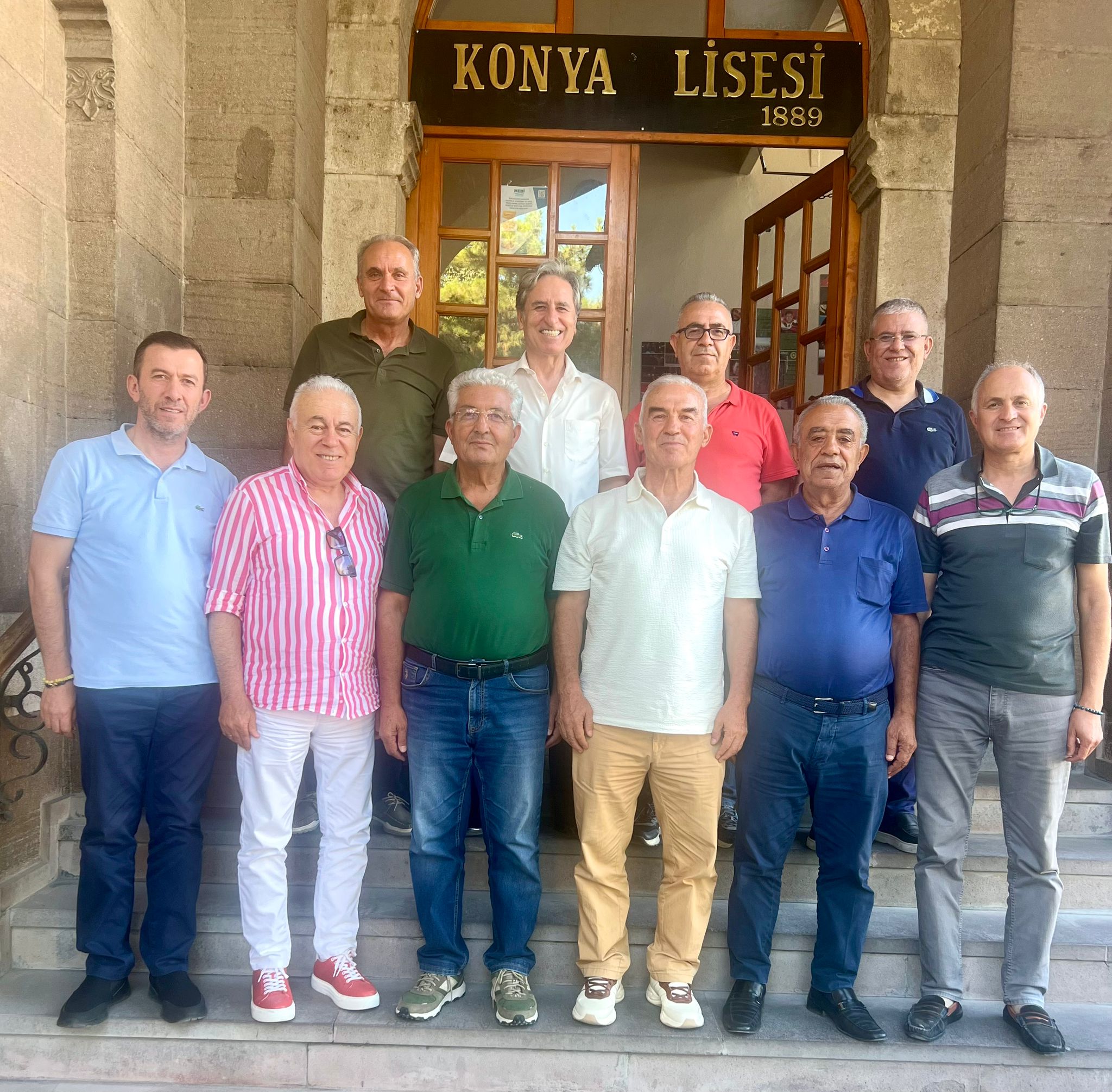 konyanin-136-yillik-okulundan-mezun-olanlar-dernek-kurdu.jpeg