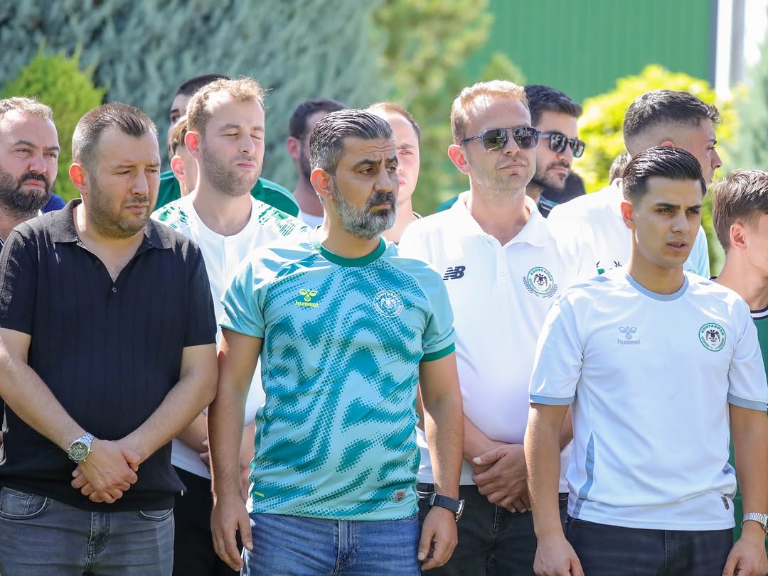 konyaspor-deplasmana-kurban-kesilip-dualar-esliginde-ugurlandi-004.jpg